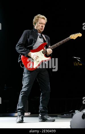 Andy Summers, de la police, se produit au TD Banknorth Garden à Boston, ma, États-Unis, le 11 novembre 2007. Photo de Peter Cooke/Cal Sport Media/ABACAPRESS.COM Banque D'Images