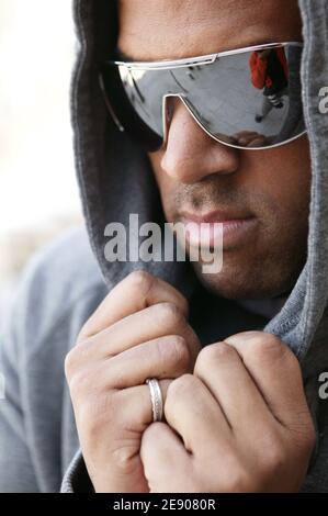 EXCLUSIF. Le chanteur britannique Craig David pose la place Vendôme et l'hôtel Inside Costes à Paris, en France, le 17 septembre 2007, alors qu'il est en France pour promouvoir son prochain album 'Trust Me'. Photo de Greg Soussan/ABACAPRESS.COM Banque D'Images