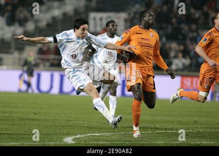 Samir Nasri de Marseille lors du match de football de la première Ligue française, Marseille contre Metz au stade vélodrome de Marseille, France, le 24 novembre 2007. Marseille a gagné 3-1. Photo de Stuart Morton/Cameleon/ABACAPRESS.COM Banque D'Images