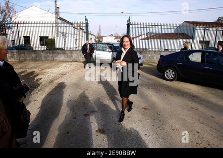 Segolene Royal, ancienne candidate socialiste à la présidence, visite le 26 novembre 2007 à la Hara nationale des Saintes. Photo de Patrick Bernard/ABACAPRESS.COM Banque D'Images