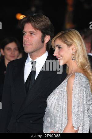 HSH le prince Emmanuel Filiberto de Savoie et son épouse l'actrice française Clotilde Courau arrivent à la 20e édition annuelle des European film Awards qui s'est tenue à l'Arena de Berlin, en Allemagne, le 1er décembre 2007. Photo de Nicolas Khayat/ABACAPRESS.COM Banque D'Images