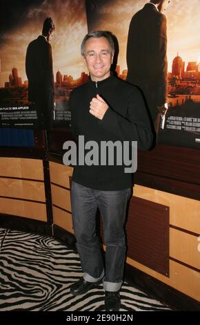 EXCLUSIVITÉ - Laurent Petitguillaume participe à la première « Gone Baby Gone » qui s'est tenue au restaurant Planet Hollywood, à Paris, en France, le 10 décembre 2007. Photo de Benoit Pinguet/ABACAPRESS.COM Banque D'Images