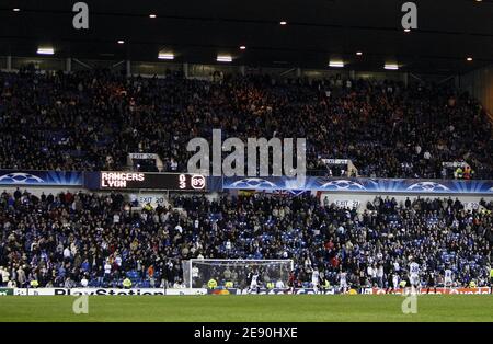 Atmosphère pendant le match soocer de l'UEFA Champions League, Groupe E, Rangers contre Olympique Lyonnais au stade Ibrox de Glasgow, Royaume-Uni, le 12 décembre 2007. L'Olympique Lyonnais a gagné 3-0. Photo de Christian Liewig/ABACAPRESS.COM Banque D'Images