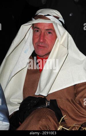 Michael Lohan, père de Lindsay Lohan, pose comme Joseph pour le 2e projet annuel de danse Times Square Live Nativité Scene au Fire Fighters 911 Memorial à Times Square, New York City, États-Unis, le 18 décembre 2007. Photo de Gregorio Binuya/ABACAUSA.COM (photo: Michael Lohan) Banque D'Images