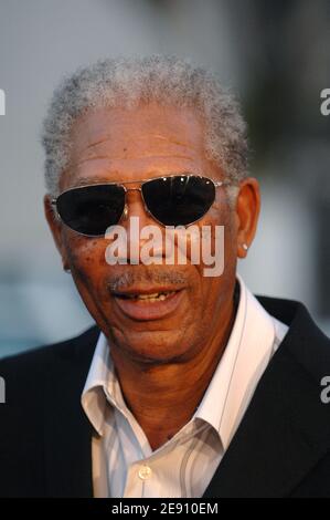 Morgan Freeman va à Warner Bros.' La première de la liste des seaux au Cinerama Dome à Hollywood. Los Angeles, le 16 décembre 2007. (Photo : Morgan Freeman). Photo de Lionel Hahn/ABACAPRESS.COM Banque D'Images