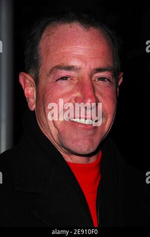 Michael Lohan, père de Lindsay Lohan, pose pour des photos après avoir participé en tant que Joseph pour le 2e projet annuel de danse Times Square Live Nativité Scene au Fire Fighters 911 Memorial à Times Square, New York City, Etats-Unis, le 18 décembre 2007. Photo de Gregorio Binuya/ABACAUSA.COM (photo: Michael Lohan) Banque D'Images