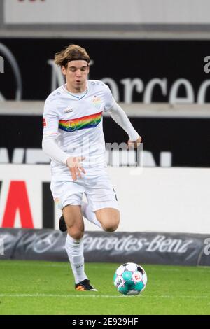 Stuttgart, Allemagne. 29 janvier 2021. Football: Bundesliga, VfB Stuttgart - FSV Mainz 05, Matchday 19, Mercedes-Benz Arena. Borna Sosa de Stuttgart joue un ballon. Credit: Sebastian Gollnow/dpa - NOTE IMPORTANTE: Conformément aux règlements de la DFL Deutsche Fußball Liga et/ou de la DFB Deutscher Fußball-Bund, il est interdit d'utiliser ou d'avoir utilisé des photos prises dans le stade et/ou du match sous forme de séquences et/ou de séries de photos de type vidéo./dpa/Alay Live News Banque D'Images