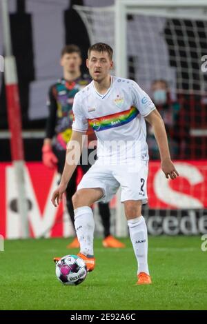 Stuttgart, Allemagne. 29 janvier 2021. Football: Bundesliga, VfB Stuttgart - FSV Mainz 05, Matchday 19, Mercedes-Benz Arena. Waldemar Anton de Stuttgart joue un ballon. Credit: Sebastian Gollnow/dpa - NOTE IMPORTANTE: Conformément aux règlements de la DFL Deutsche Fußball Liga et/ou de la DFB Deutscher Fußball-Bund, il est interdit d'utiliser ou d'avoir utilisé des photos prises dans le stade et/ou du match sous forme de séquences et/ou de séries de photos de type vidéo./dpa/Alay Live News Banque D'Images