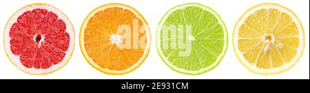 Ensemble de différentes tranches d'agrumes colorées. Moitié de pamplemousse, d'orange, de lime et de citron en rangée isolée sur fond blanc avec un masque. Banque D'Images