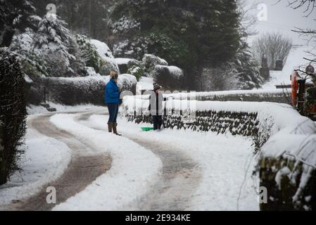 Chipping, Preston, Lancashire, Royaume-Uni. 2 février 2021. Une forte chute inattendue de neige à Chipping, près de Preston, Lancashire. Crédit : John Eveson/Alamy Live News Banque D'Images