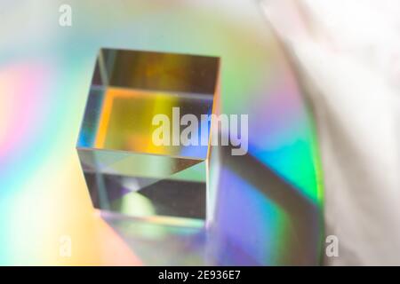 Cube en verre optique dispersion de lumière, spectre. Optique physique Banque D'Images