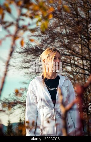 Photo de fille dans la nature Banque D'Images