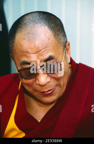 Dalaï Lama Tenzin Gyatso, der 14. Dalaï Lama, Buddhistischer Mönch, weltliches und geistliches Oberhaupt der Regierung von Tibet, Deutschland, UM 1995. Banque D'Images