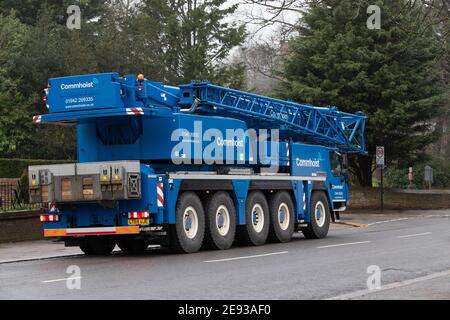 Le transporteur de télémètres se garé dans Park Avenue South, Northampton un matin humide. Northamptonshire, Angleterre, Royaume-Uni. Banque D'Images