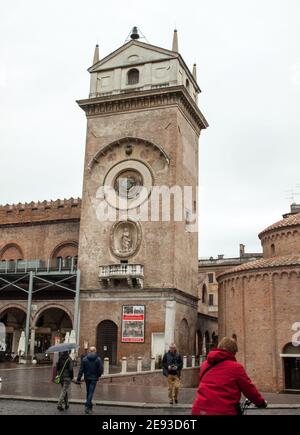 Le Palazzo della Ragione avec la Torre dell'Orologio (Tour de l'horloge"). Mantoue, Italie Banque D'Images