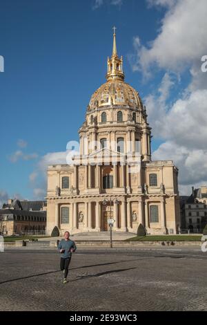 JOGGING AUX INVALIDES Banque D'Images