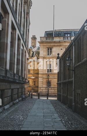 Senate House passage reliant Trinity Street et Trinity Lane à Cambridge, Angleterre, Royaume-Uni. Banque D'Images