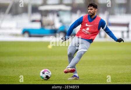 Berlin, Allemagne. 02 février 2021. Omar Alderete joue le ballon pendant l'entraînement de Hertha BSC Berlin. Credit: Andreas Gora/dpa/Alay Live News Banque D'Images