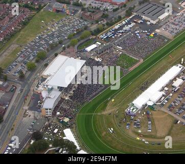 Vue aérienne de l'hippodrome de Doncaster le jour de la course de St léger Banque D'Images