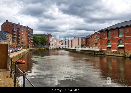 Leeds, Royaume-Uni. Les appels, ancienne zone d'entrepôt industriel sur la rivière aire. Aujourd'hui reaménagé la zone de loft. Banque D'Images