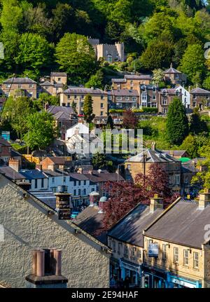 Maisons sur la colline à Matlock Bath un touriste populaire Village dans la région de Derbyshire Dales du Peak District Angleterre Royaume-Uni Banque D'Images