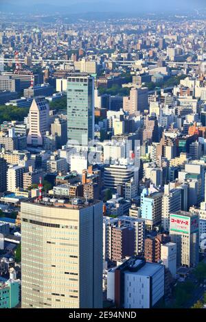 NAGOYA, JAPON - 28 avril 2012 : Vue aérienne de la ville moderne à Nagoya, au Japon. Nagoya est la quatrième plus grande ville du Japon avec une population de 2,28 millions de dollars. Banque D'Images