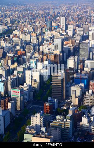 NAGOYA, JAPON - 28 avril 2012 : Vue aérienne de la ville moderne à Nagoya, au Japon. Nagoya est la quatrième plus grande ville du Japon avec une population de 2,28 millions de dollars. Banque D'Images