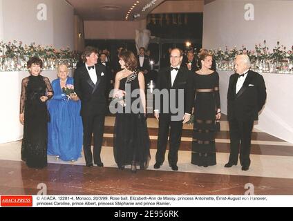 © ABACA. 12281-4. Monaco, 20/3/99. Boule de rose. Elizabeth-Ann de Massy, princesse Antoinette, Ernst-August von Hanover, princesse Caroline, prince Albert, princesse Stéphanie et prince Rainier. Banque D'Images