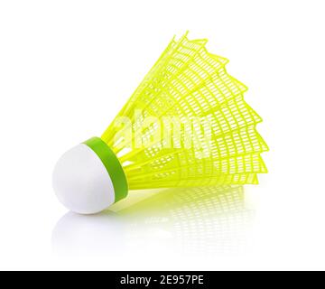 Cache de badminton en plastique jaune isolé sur blanc Banque D'Images