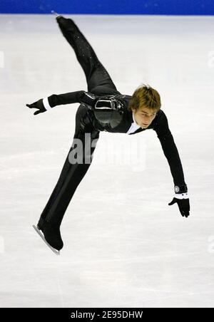 Brian Joubert, de France, participe à un programme court pour hommes lors des Championnats européens de patinage artistique de l'UIP à Lyon, en France, le 20 janvier 2006. Photo de Nicolas Gouhier/Cameleon/ABACAPRESS.COM Banque D'Images