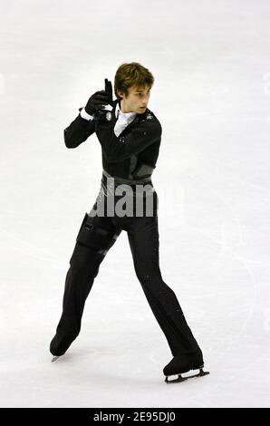 Brian Joubert, de France, participe à un programme court pour hommes lors des Championnats européens de patinage artistique de l'UIP à Lyon, en France, le 20 janvier 2006. Photo de Nicolas Gouhier/Cameleon/ABACAPRESS.COM Banque D'Images