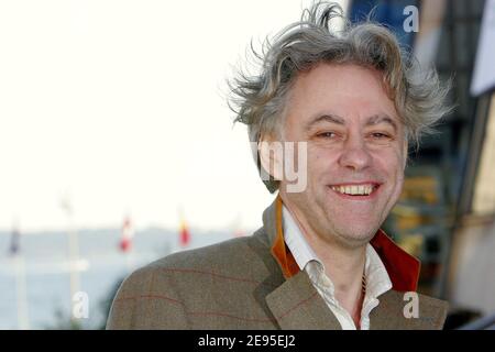 Sir Bob Geldof pose pour les photographes à Cannes, France, le 23 janvier 2006. Photo de Gerald Holubowicz/ABACAPRESS.COM Banque D'Images