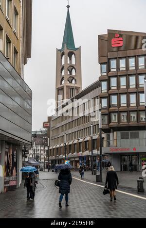 Die Innenstadt von Gelsenkirchen, Fussgängerzone, Bahnhofstrasse, während der Corona Krise, Lockdown im Januar 2021, geschlossene Geschäfte und gastro Banque D'Images