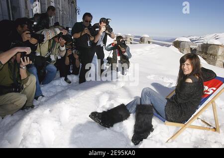 L'actrice française Anne Caillon pose lors du 8ème Festival International du film de télévision de Luchon dans les Pyrénées françaises le 2 février 2006. Photo de Patrick Bernard/ABACAPRESS.COM Banque D'Images
