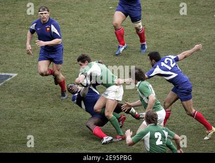 Au cours du tournoi de rugby de six Nation, la France contre l'Irlande au stade de France à Paris, France, le 11 février 2006. La France a gagné 43-31. Photo de Laurent Zabulon/ABACAPRESS.COM. Banque D'Images