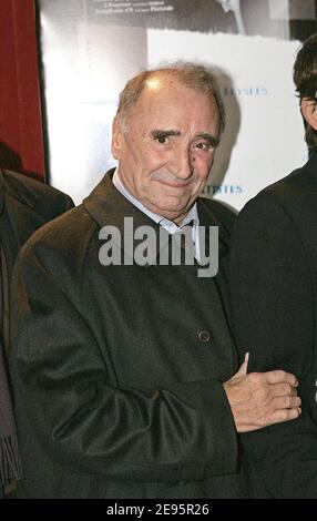 Claude Brasseur, acteur français, participe au film "Fauteuils d'Orchestre" réalisé par Daniele Thompson à l'UGC Normandy à Paris, en France, le 13 février 2006. Photo de Laurent Zabulon/ABACAPRESS.COM. Banque D'Images