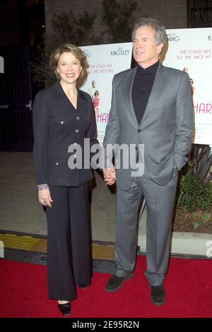 Annette Bening et Warren Beatty assistent à la première des films de HBO 'Mrs Harris' qui a eu lieu au Geffen Playhouse, à Los Angeles, CA, Etats-Unis, le 13 février 2006. Photo de Steve Levy/ABACAPRESS.COM Banque D'Images