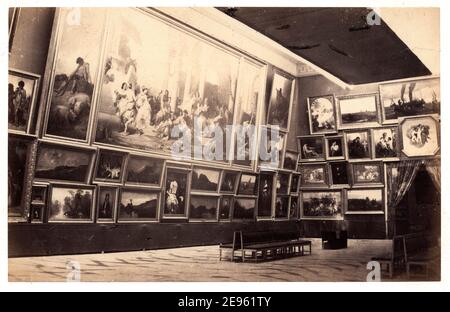 Vue intérieure d'une galerie de peinture française à l'exposition universelle de 1867, Paris, France, 1867. Photographie de Pierre petit (1832 - 1909). Banque D'Images