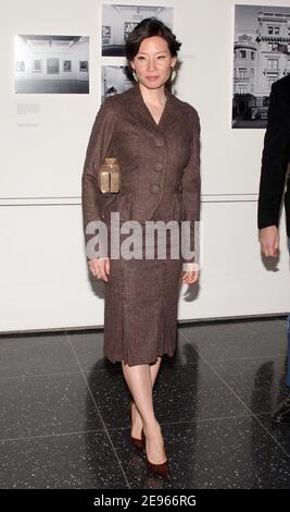 L'actrice et membre du casting Lucy Liu arrive à la première « 3 Needles », un portrait controversé de la crise mondiale du sida, qui s'est tenue au Museum of Modern Art, à New York City, NY, USA, le 18 mars 2006. Photo de Nicolas Khayat/ABACAPRESS.COM Banque D'Images