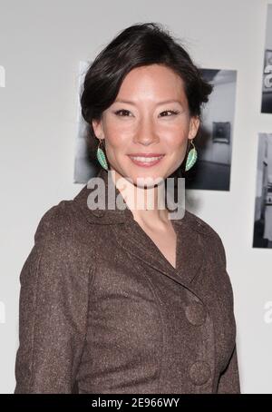 L'actrice et membre du casting Lucy Liu arrive à la première « 3 Needles », un portrait controversé de la crise mondiale du sida, qui s'est tenue au Museum of Modern Art, à New York City, NY, USA, le 18 mars 2006. Photo de Nicolas Khayat/ABACAPRESS.COM Banque D'Images