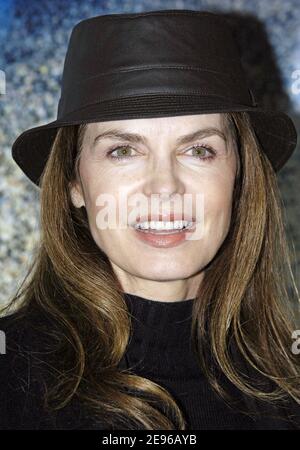 L'actrice française Cyrielle Claire assiste à la première de 'Jean-Philippe' réalisée par Laurent Tuel au UGC Normandy Theatre de Paris, France, le 28 mars 2006. Photo de Klein-Gouhier/ABACAPRESS.COM Banque D'Images