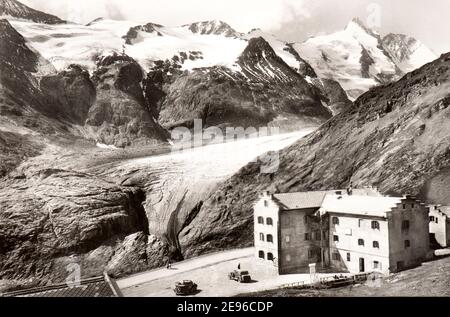 Vue sur la montagne Großglockner en Autriche (1938) Banque D'Images