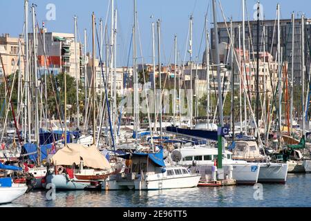 Port Olimpic à Barcelone, Espagne. Banque D'Images