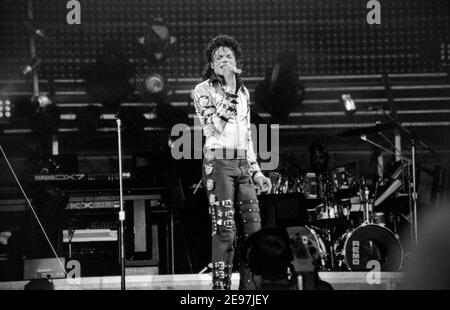 ROTTERDAM, PAYS-BAS - JUIN 05,1988 : Michael Jackson en direct sur scène à Rotterdam lors de son «mauvais tour du monde». Banque D'Images