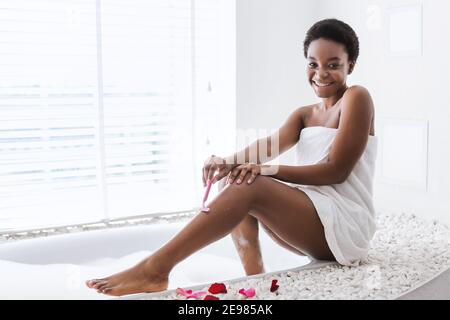 Épilation à la maison, soins spa et journée beauté Banque D'Images