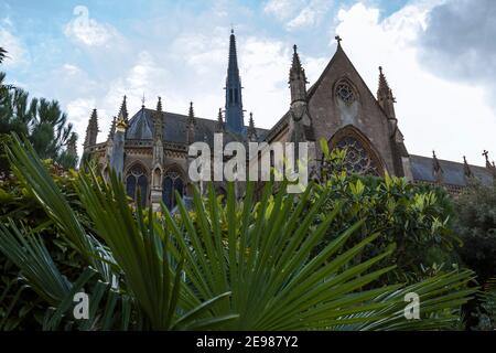 Cathédrale notre-Dame d'Arundel et Saint Philip Howard, vues depuis les jardins du château d'Arundel, West Sussex, Angleterre, Royaume-Uni Banque D'Images