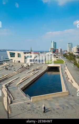 Royaume-Uni, Angleterre, Merseyside, Liverpool, View of Pier Head, terminal de ferry de Mersey Banque D'Images