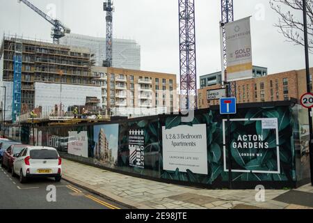 Acton, Londres: Le développement de logements d'Acton Gardens est en cours de construction dans l'ouest de Londres Banque D'Images