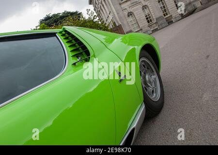 Super modèle Twiggy Lamborghini Miura S la super voiture originale Et un classique italien Banque D'Images