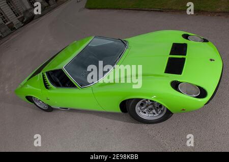 Super modèle Twiggy Lamborghini Miura S la super voiture originale Et un classique italien Banque D'Images